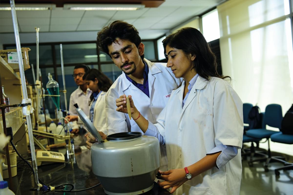 PDEU Laboratory photo 8